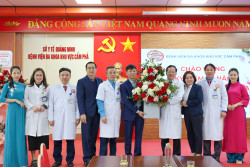 Lãnh đạo Công ty CP Kinh doanh than Cẩm Phả - Vinacomin chúc mừng đội ngũ y bác sĩ, cán bộ y tế nhân Ngày Thầy thuốc Việt Nam 27/2