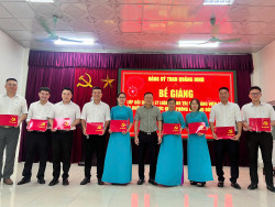 Hoàn thành chương trình bồi dưỡng lý luận chính trị dành cho đảng viên mới và kiến thức quốc phòng - an ninh đối tượng 4