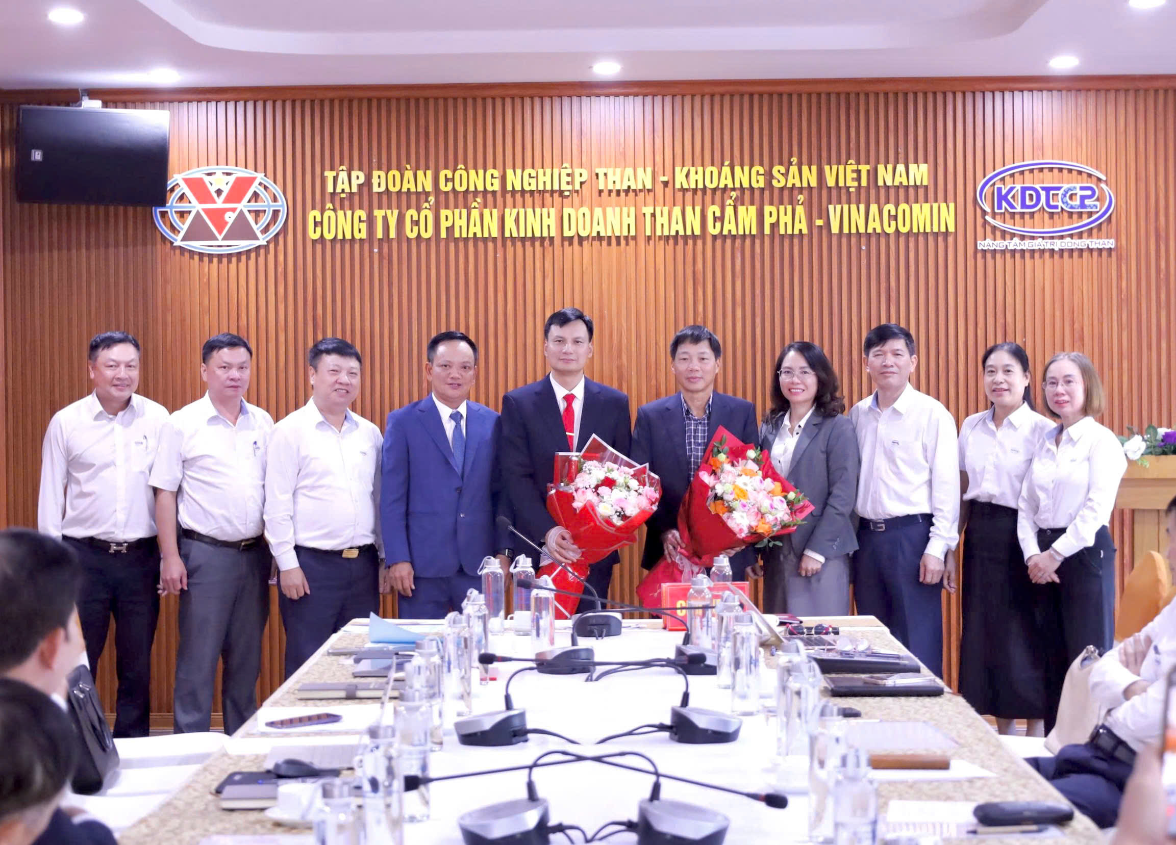 Công ty CP Kinh doanh than Cẩm Phả - Vinacomin tổ chức đại hội đồng cổ đông bất thường năm 2025