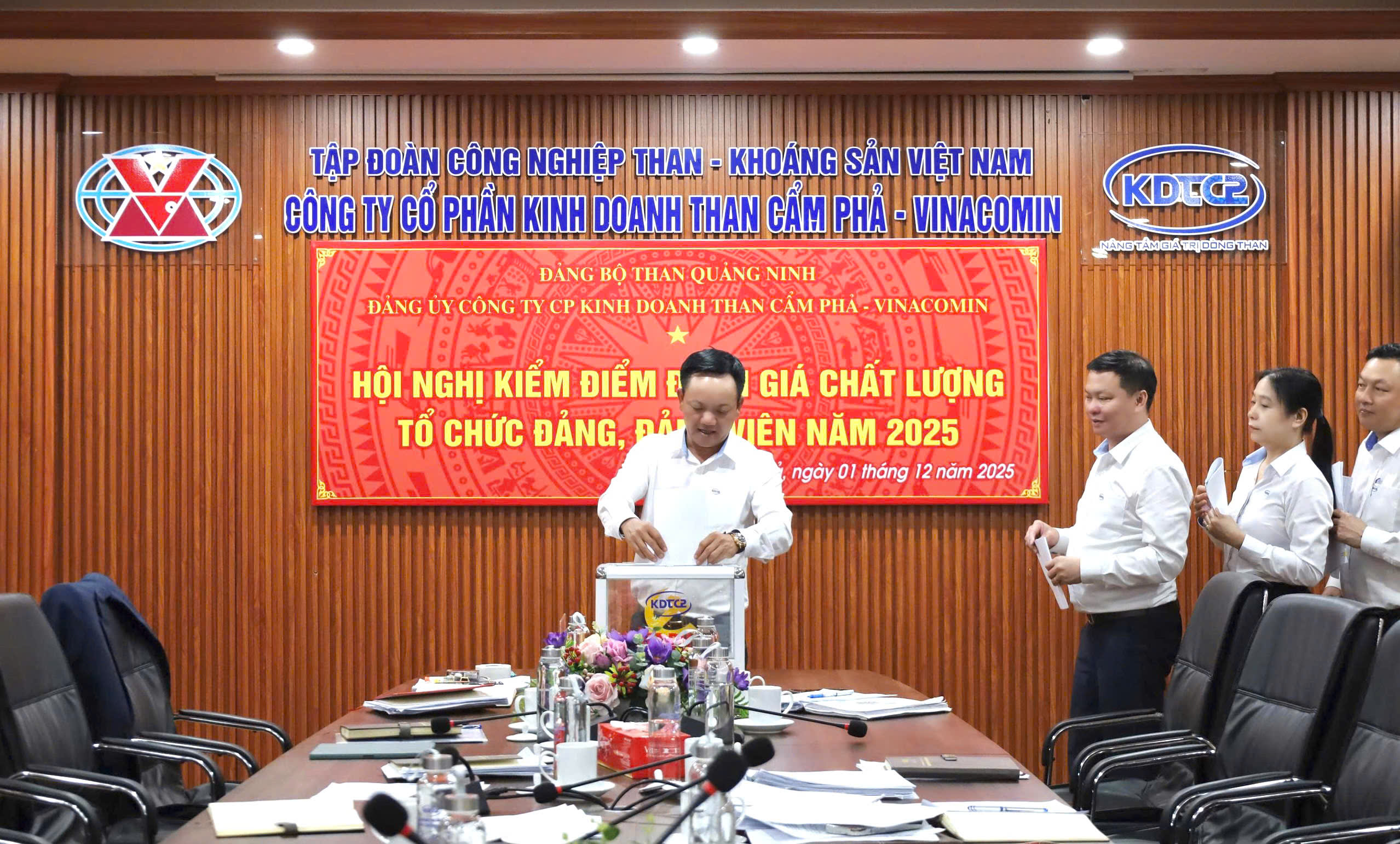 z7282091457947 8bad6a6a28018c3fa6778e42c46aaf86