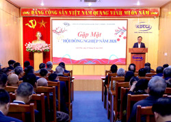 Công ty CP Kinh doanh than Cẩm Phả gặp mặt cán bộ hưu trí nhân dịp năm mới