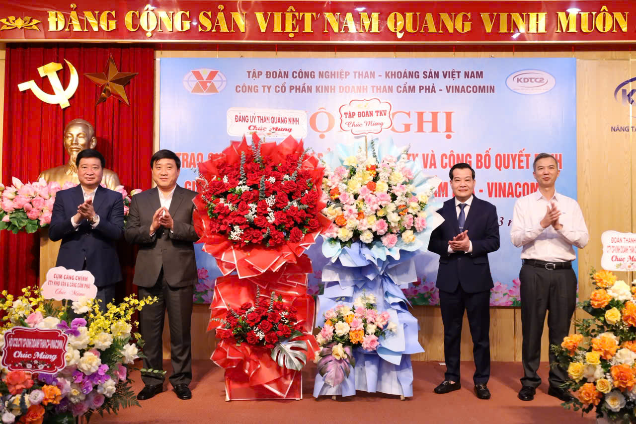 Công bố các Quyết định về công tác cán bộ tại Công ty Cổ phần Kinh doanh Than Cẩm Phả – Vinacomin