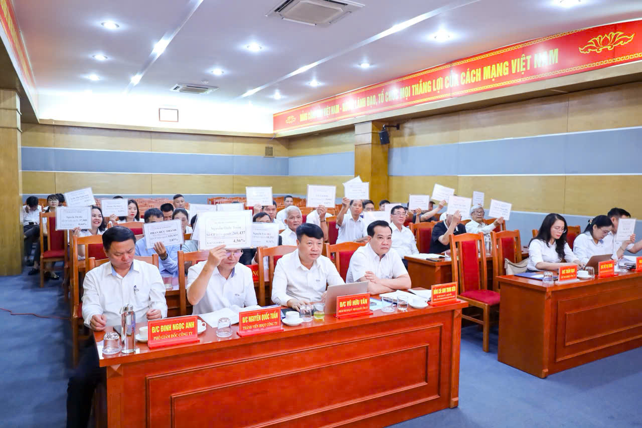 Công ty CP Kinh doanh than Cẩm Phả - Vinacomin tổ chức thành công Đại hội đồng cổ đông thường niên năm 2026