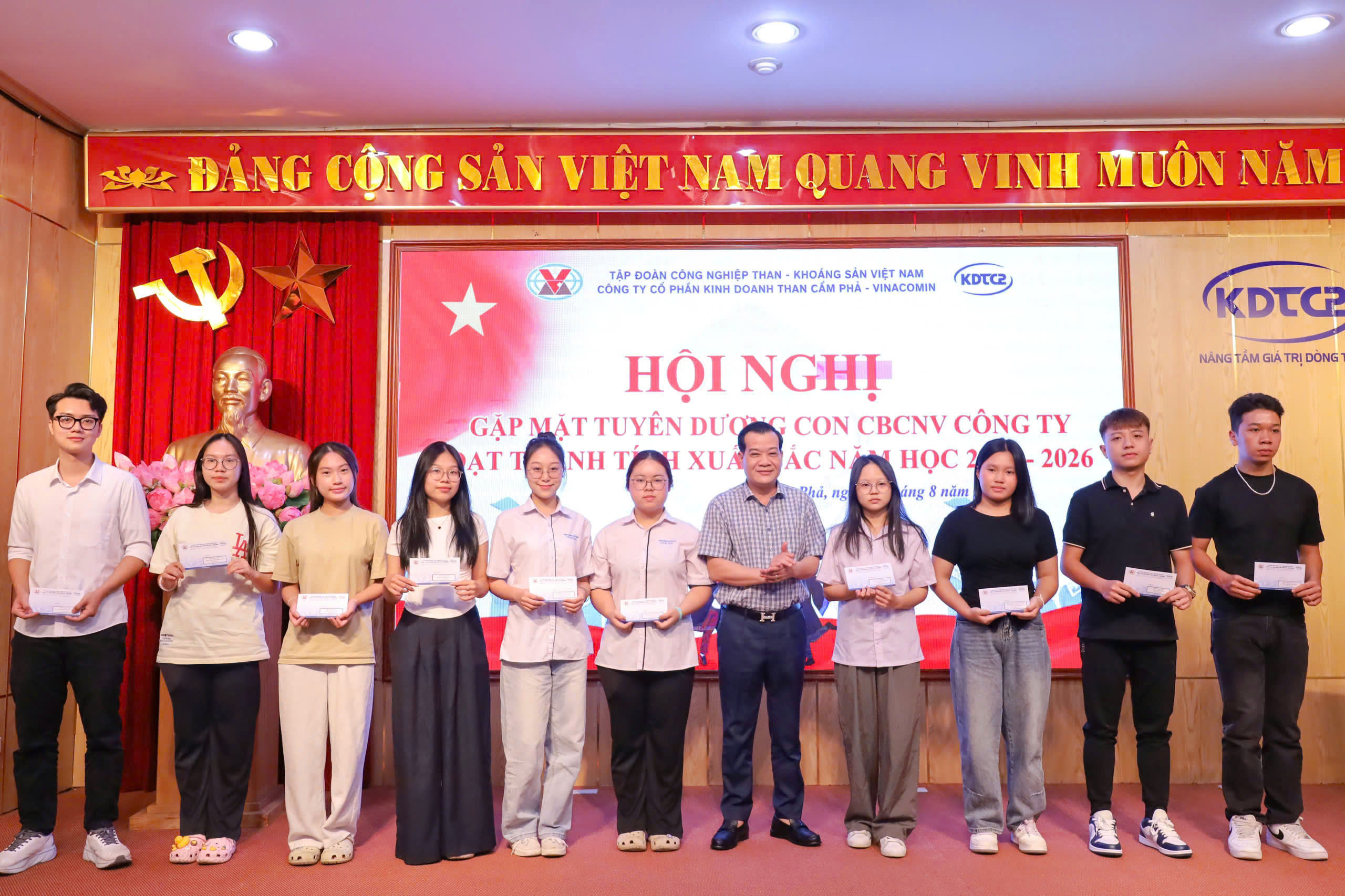 Chắp cánh ước mơ – Tuyên dương con CBCNV đạt thành tích xuất sắc trong học tập năm học 2025 - 2026